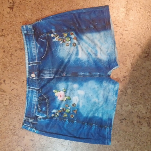Two Denim Look Stretchy Activewear Shorts in Blue & Pink Size L, NWOT - Picture 2 of 7